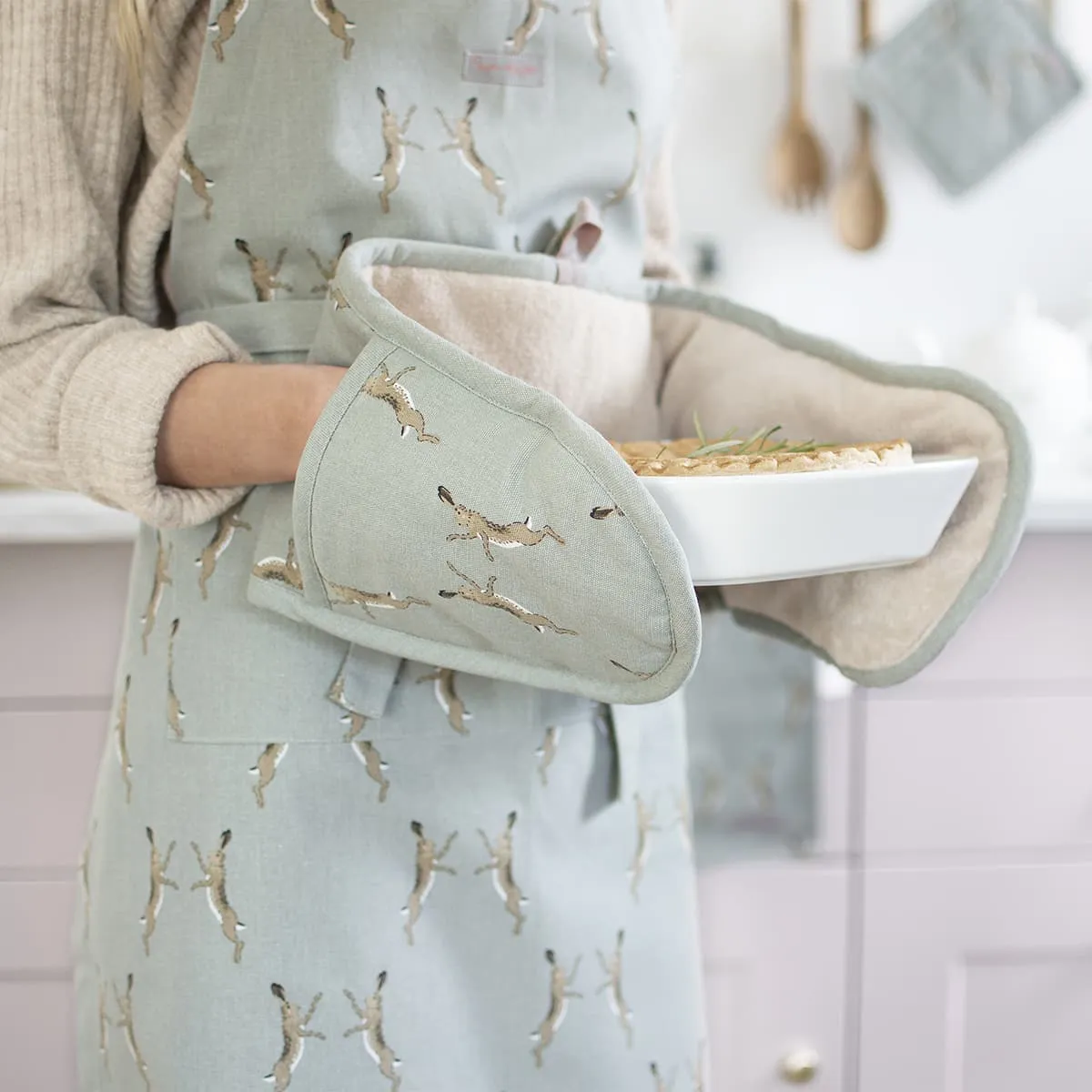 Boxing Hares Double Oven Glove