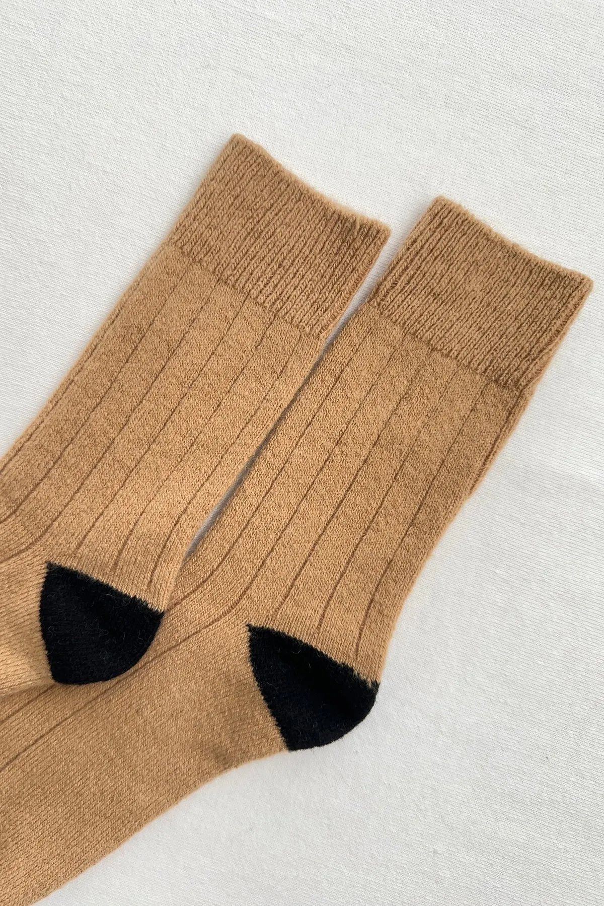 CLASSIC CASHMERE SOCKS CAMEL