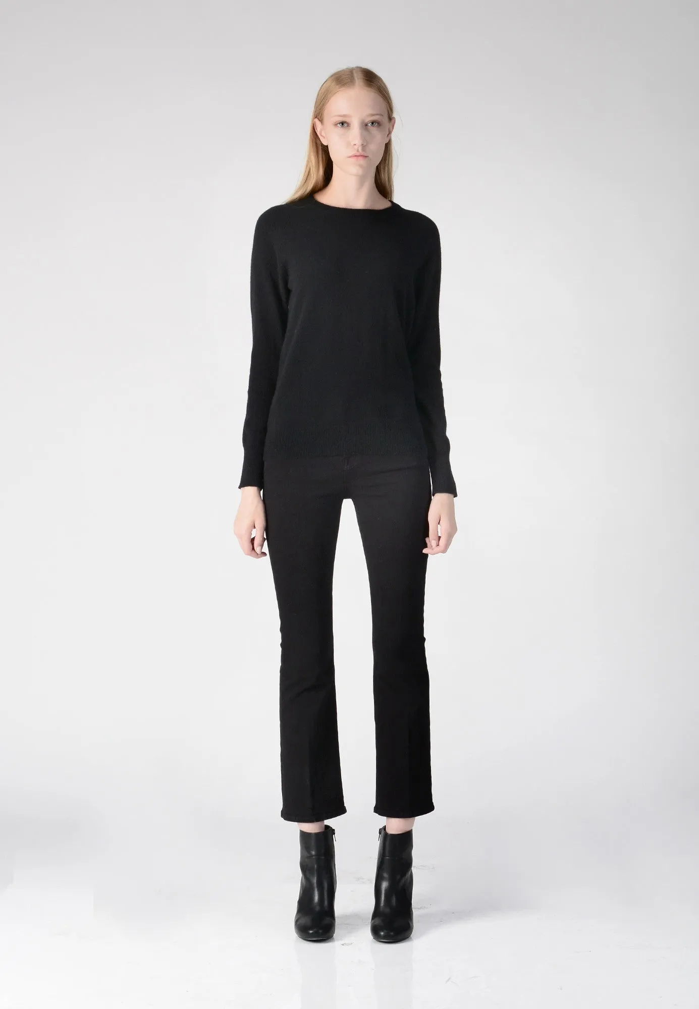 Classic Crew Neck Sweater_Black