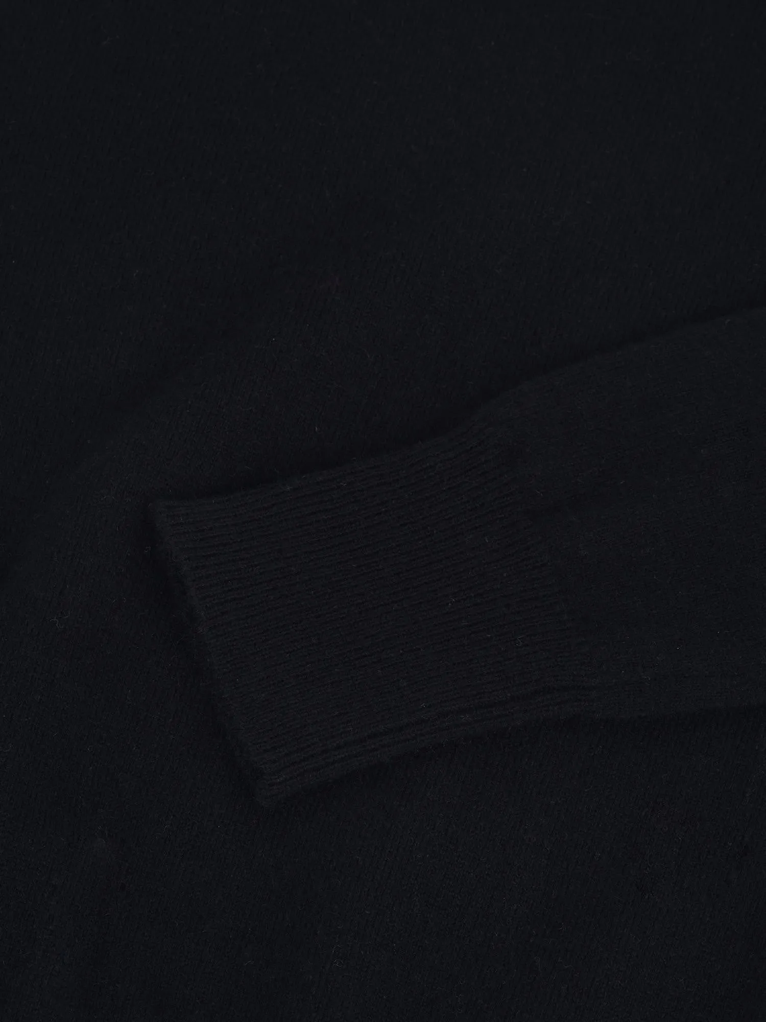 Classic Crew Neck Sweater_Black