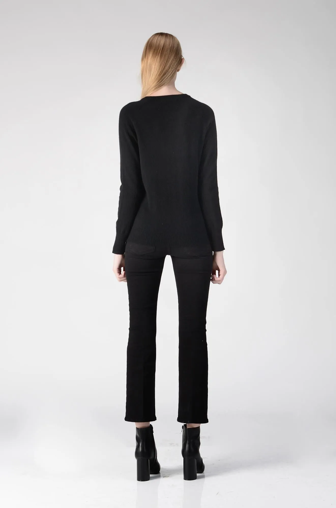 Classic Crew Neck Sweater_Black