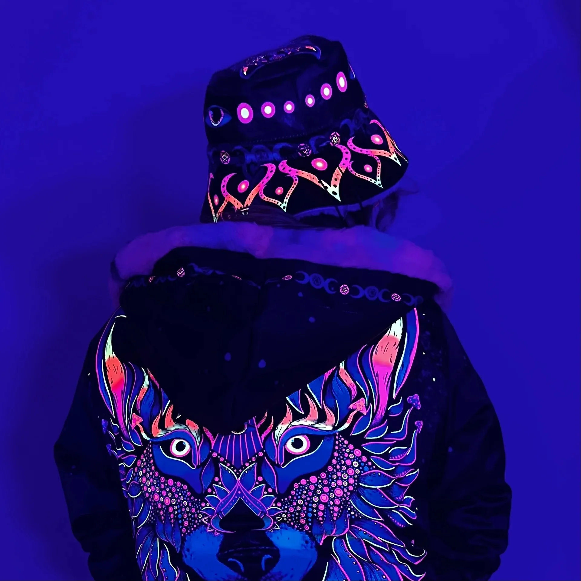 Wolf Reversible Bucket Hat