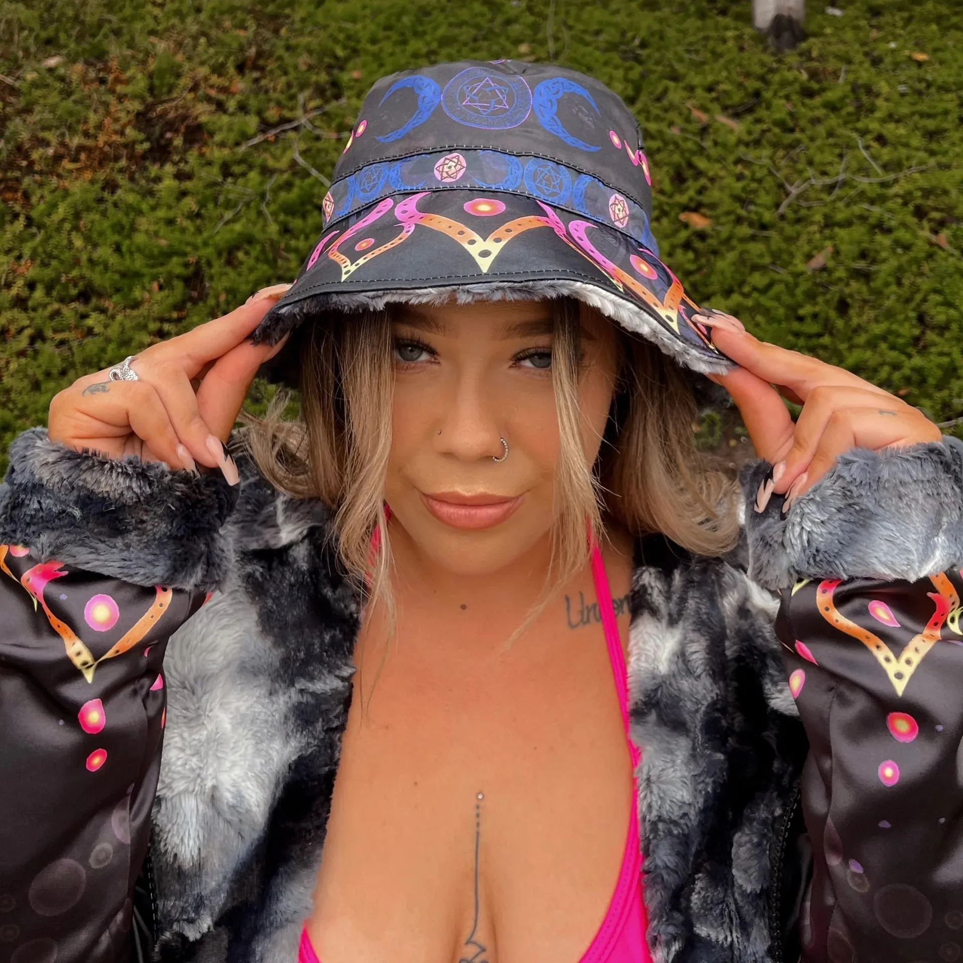 Wolf Reversible Bucket Hat